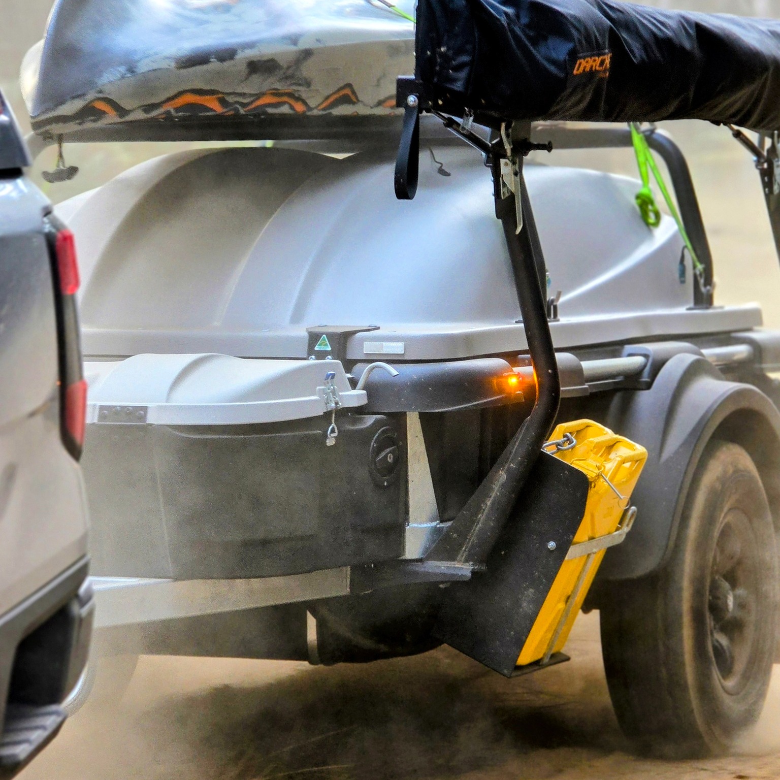 ACTIVE POD trailer on mountain trail